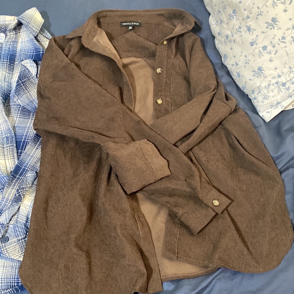 3 button downs - Picture 4 of 4